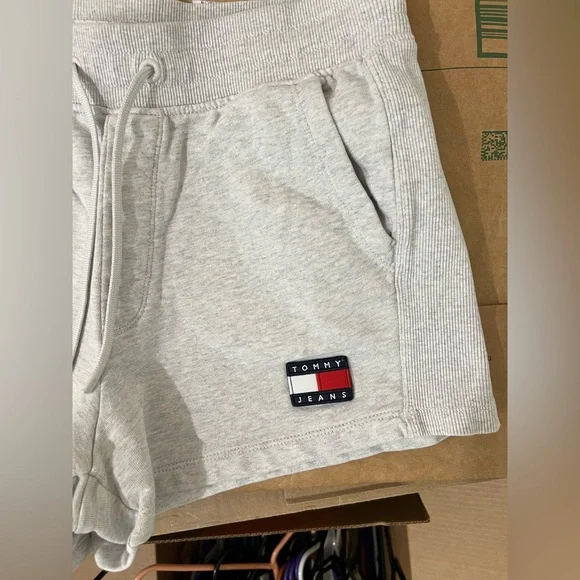 Tommy Hilfiger Women's Heather Gray Athletic Shorts - Picture 9 of 13